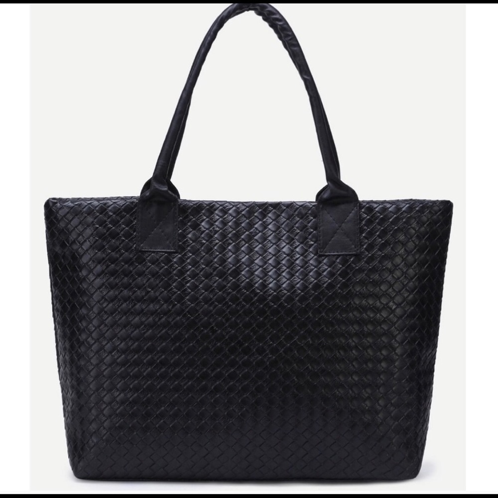 Vegan leather woven tote😍😍😍
